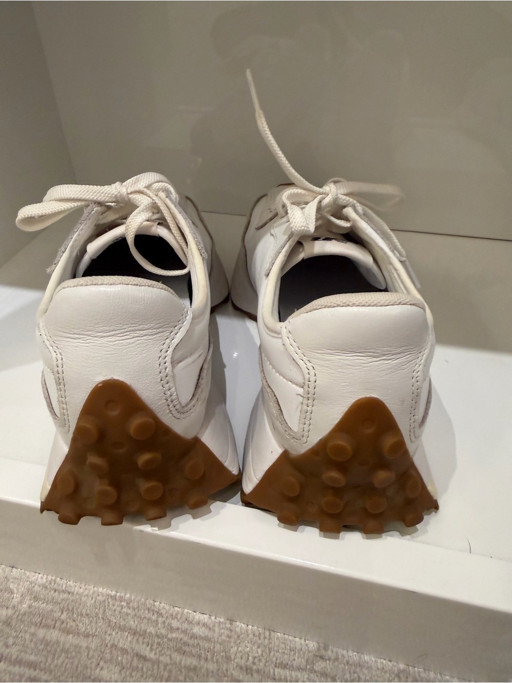 New balance 327 Women's all leather white sneaker. Like new! - Picture 3 of 5